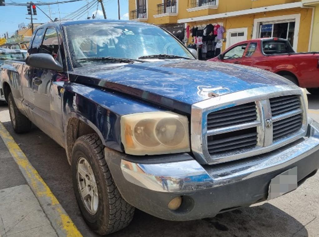 A disposición de PGJE camioneta con documentos apócrifos